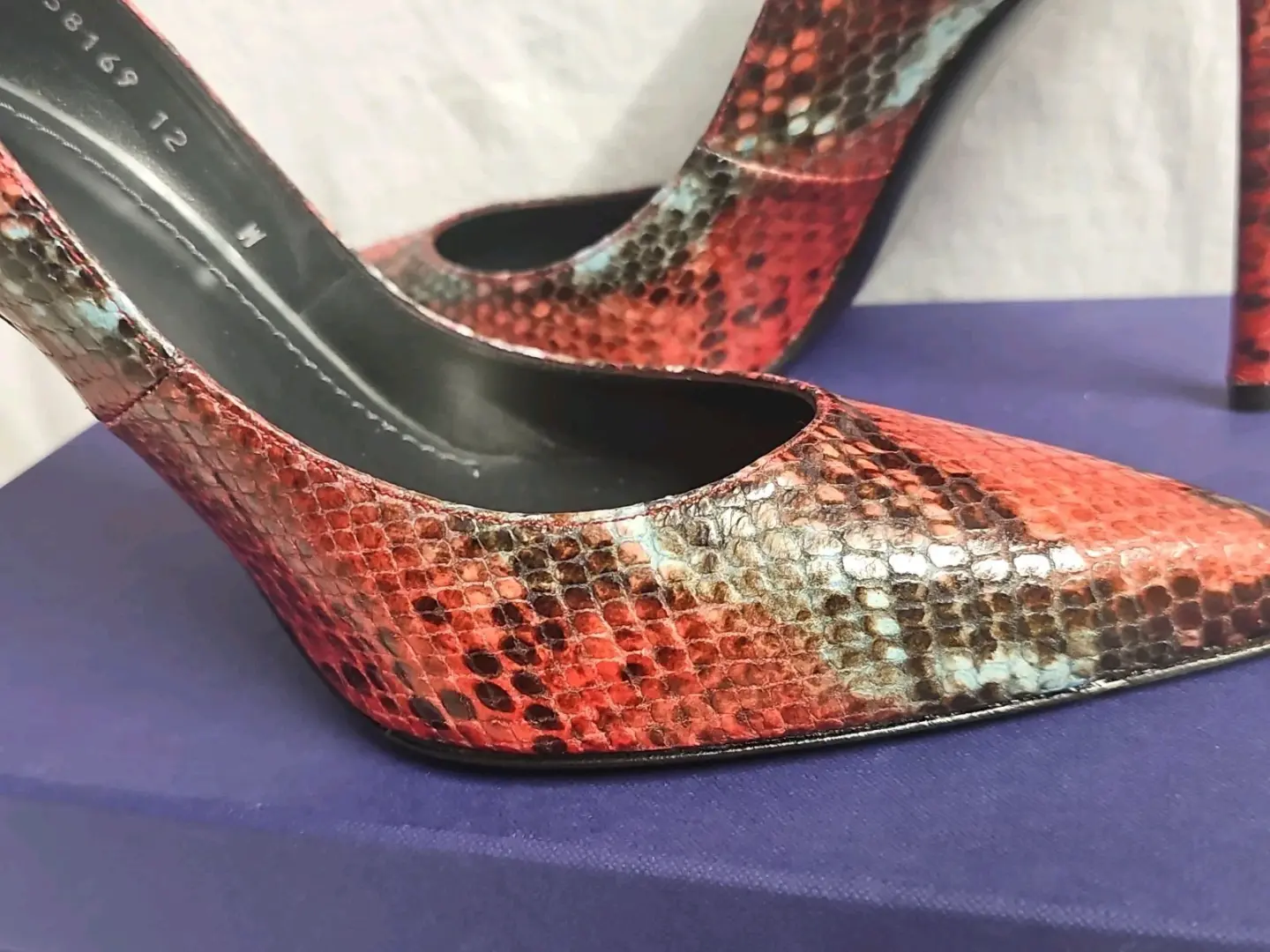 Stuart Weitzman Naughty 系列尺寸 12W Carni Painted Python - 华丽 -