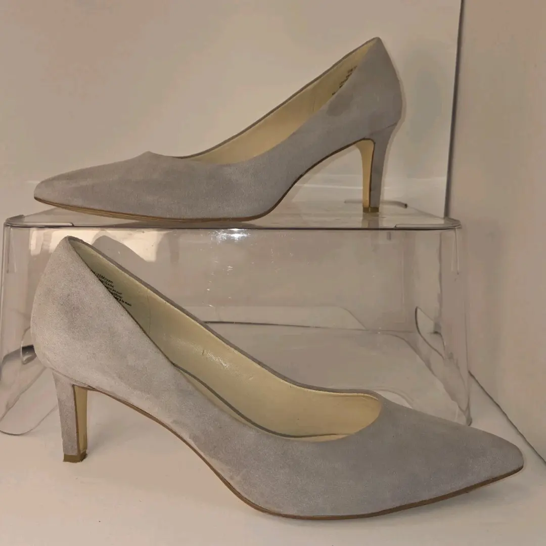 Nine West Moyen 灰色麂皮绒皮革一脚蹬尖头高跟鞋女式 10M 码-