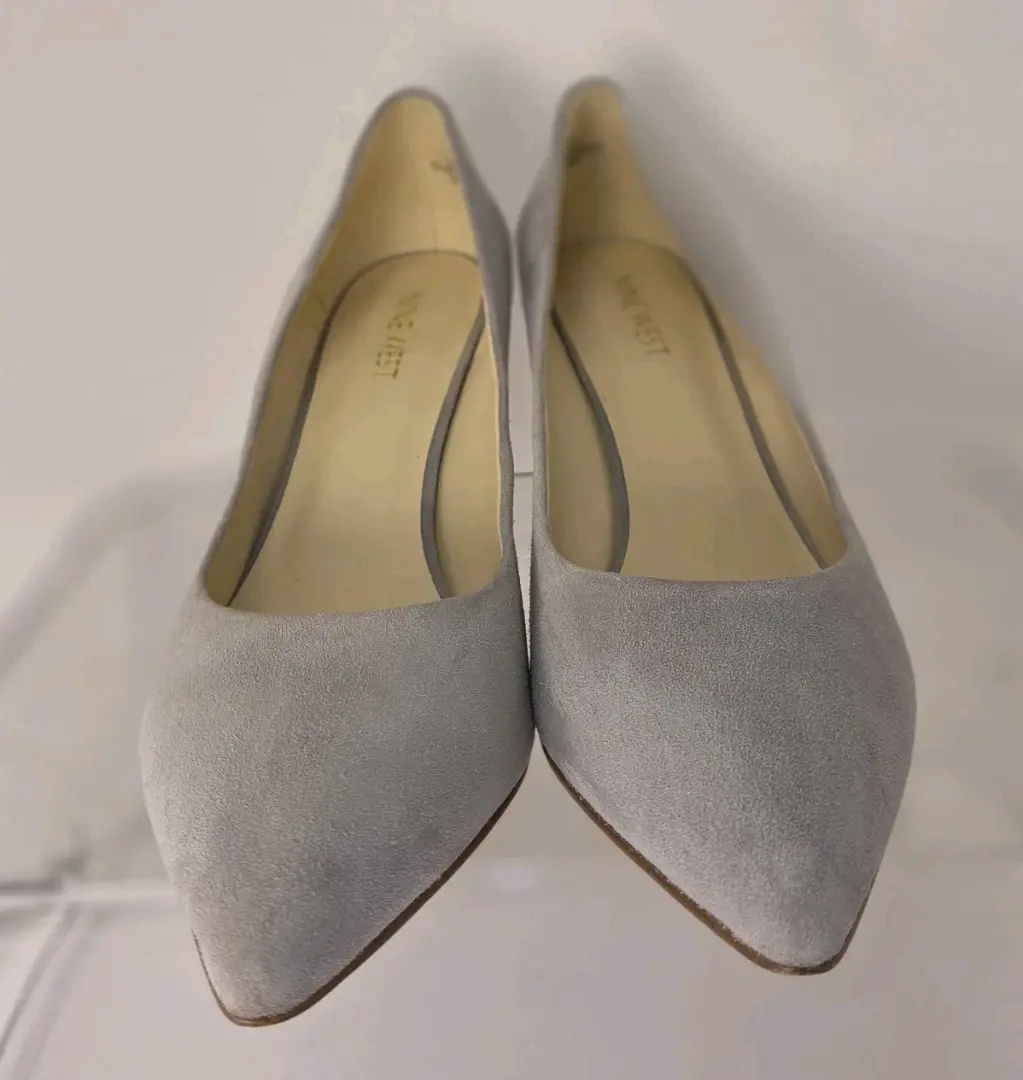 Nine West Moyen 灰色麂皮绒皮革一脚蹬尖头高跟鞋女式 10M 码-