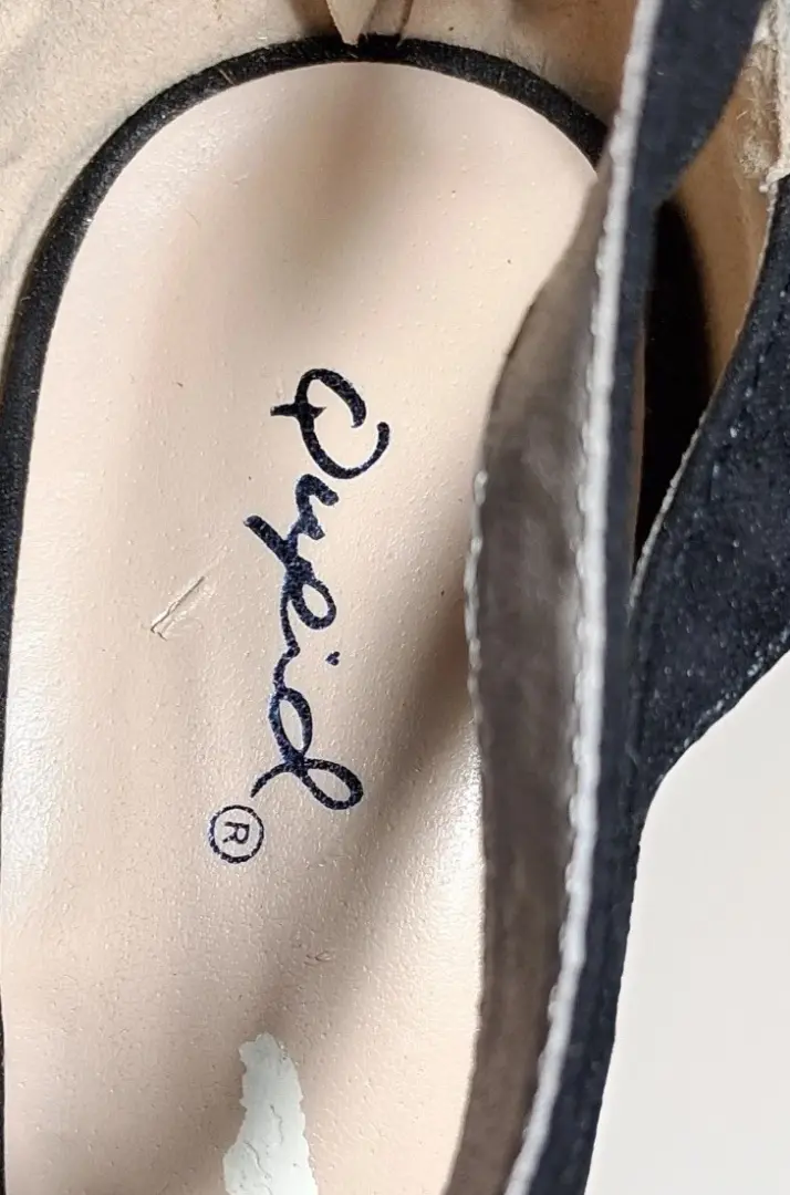 Qupid Black Faux Suede T-Strap Platform Pumps Heels Womens Size 7 Round Toe Zip