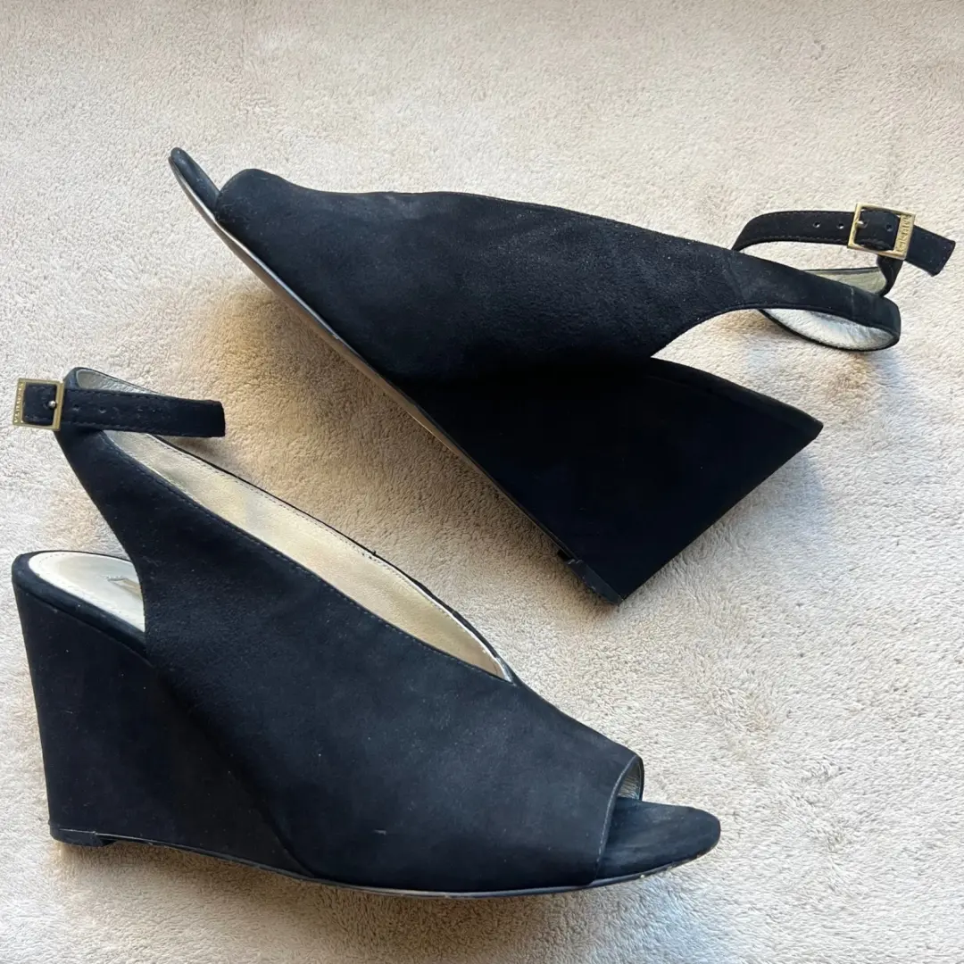 Louise et Cie Lo-Piarissa 女式 8.5 EU 39 黑色麂皮绒露背楔形鞋跟别致-