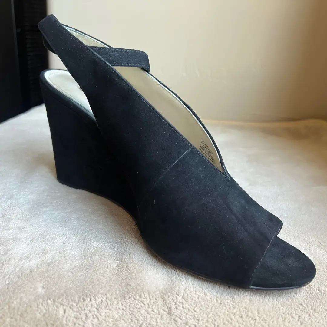Louise et Cie Lo-Piarissa 女式 8.5 EU 39 黑色麂皮绒露背楔形鞋跟别致-