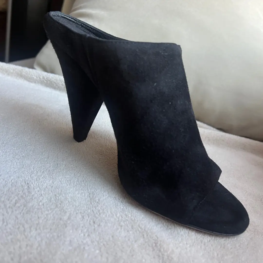 Tamara Mellon Kendra 黑色麂皮绒露趾骡子凉鞋高跟鞋女式 7 EU 37.5 别致-