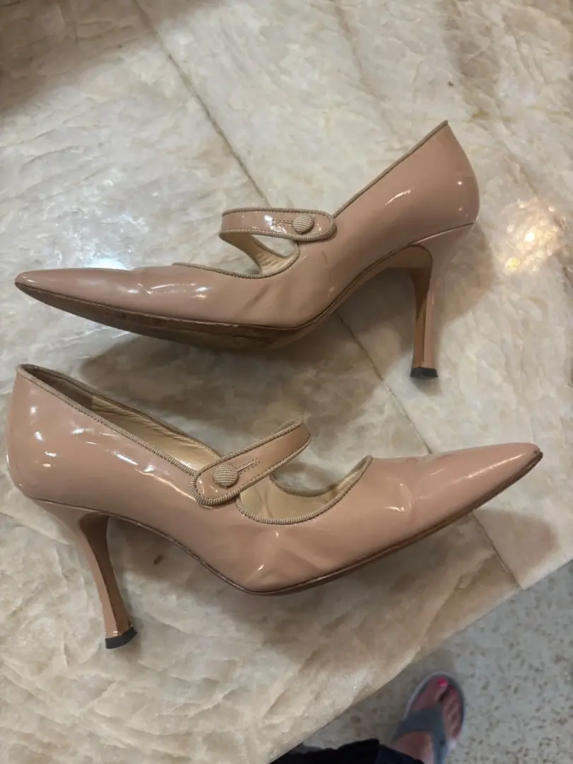 Manolo Blahnik Campari 36 裸色漆皮 Mary Jane 尖头高跟鞋-