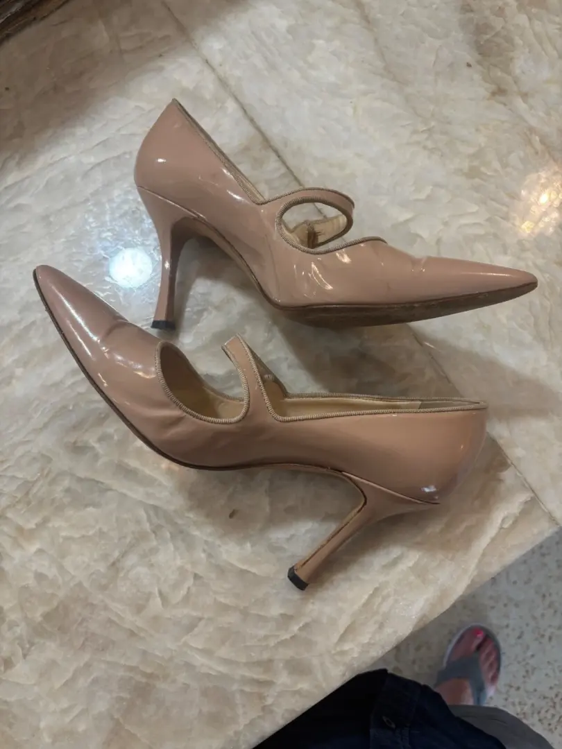 Manolo Blahnik Campari 36 裸色漆皮 Mary Jane 尖头高跟鞋-