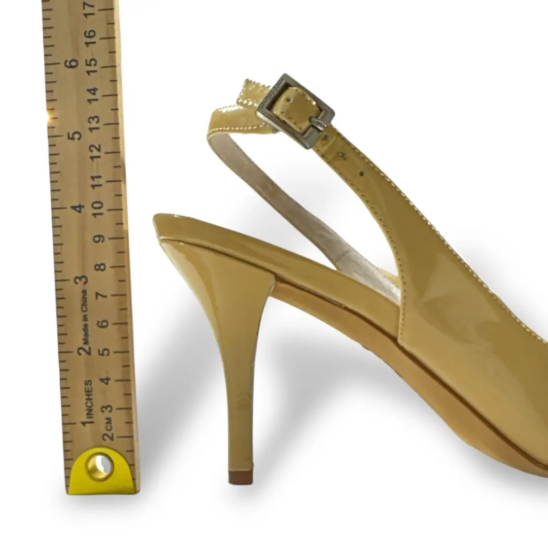 Vince Camuto Stefania Slingback 泵花瓣裸色漆皮高跟鞋 10.5 米 二手状况完好-