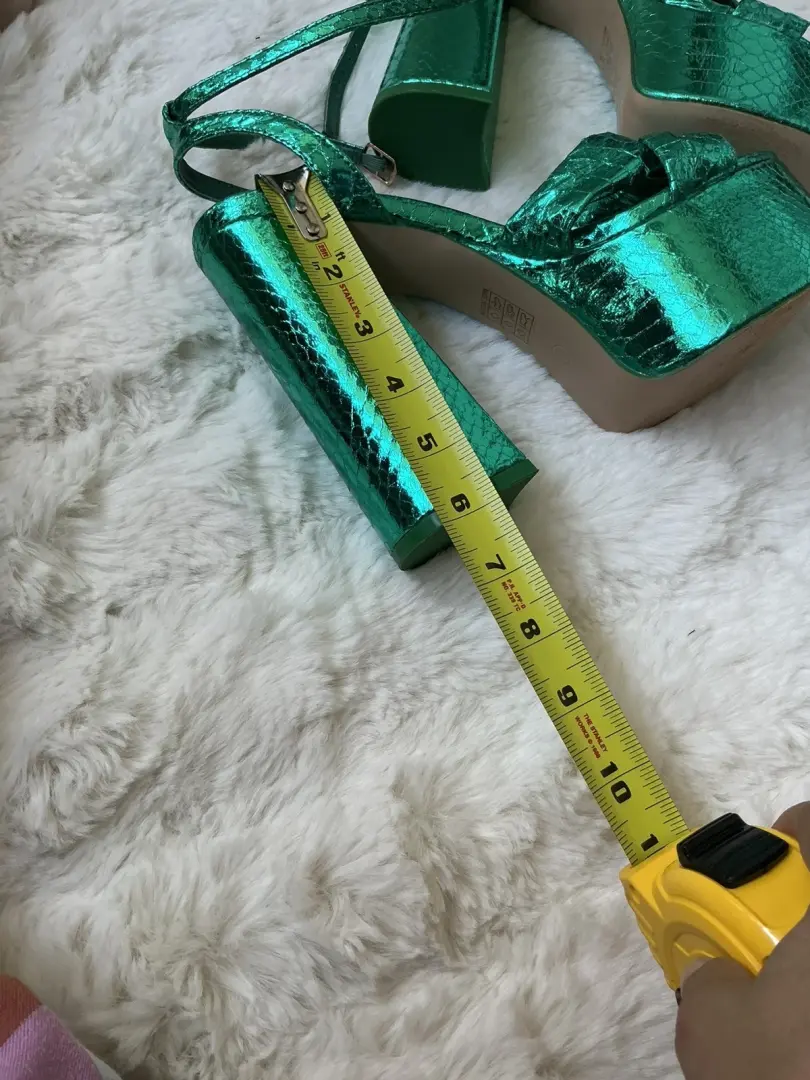 Public Desire x ASOS 绿色金属厚底高跟鞋绑带厚底凉鞋 Leo 9-