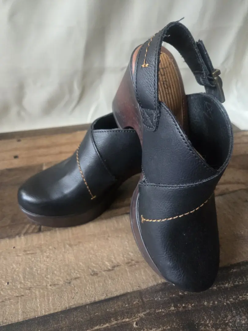 BOC 黑色扣跟 Clog 女式鞋 6 码-