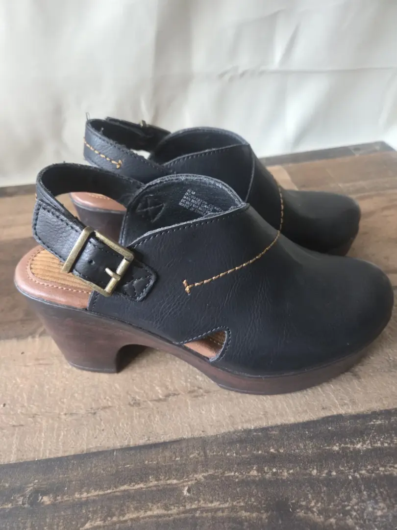 BOC 黑色扣跟 Clog 女式鞋 6 码-