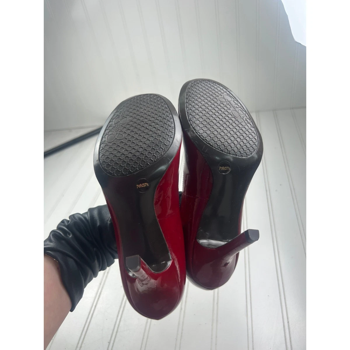 Jessica Simpson 女式红色漆皮圆头皮革高跟鞋 7.5 码-