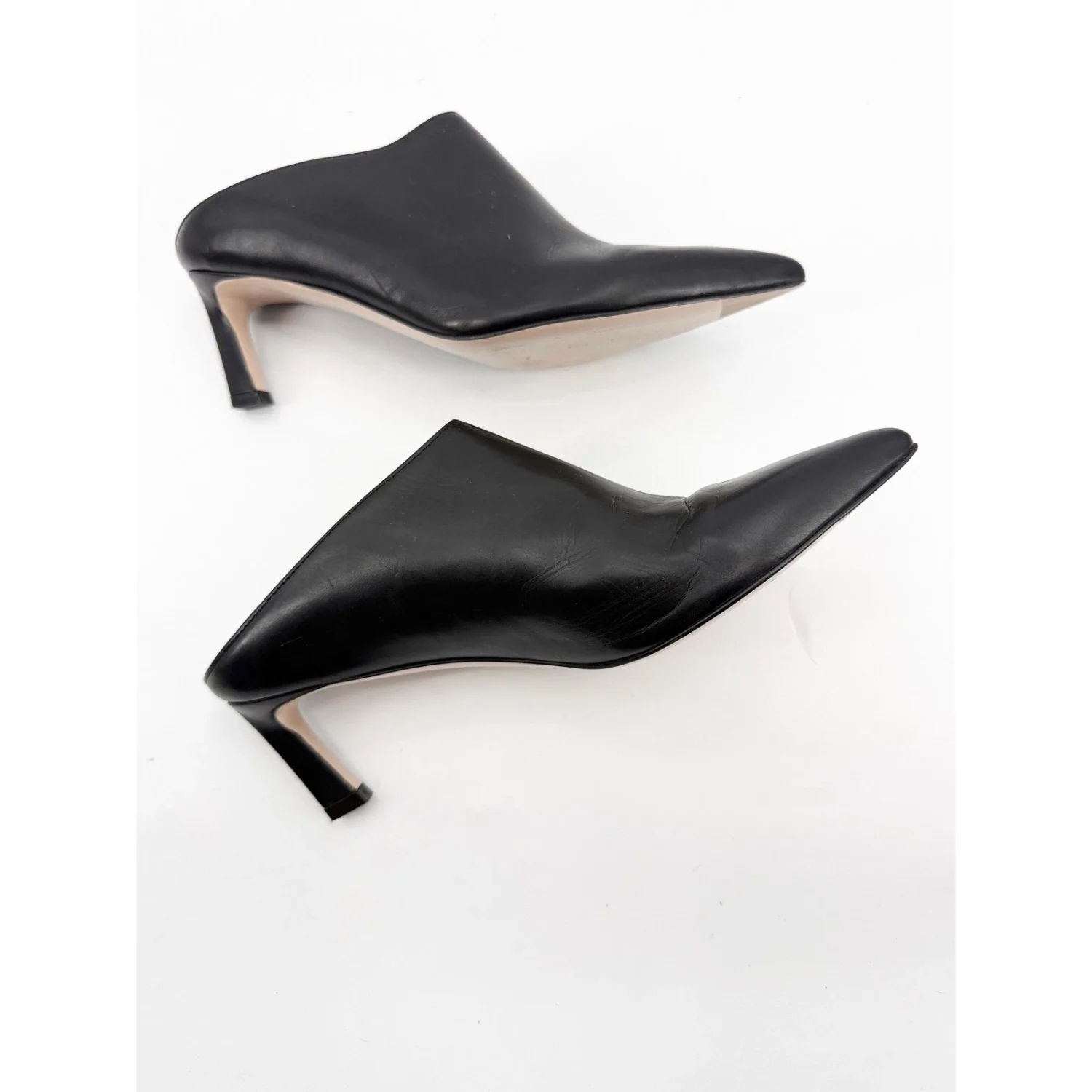 Stuart Weitzman Mira Napa 黑色皮革尖头穆勒鞋 尺寸 7 M 西班牙-
