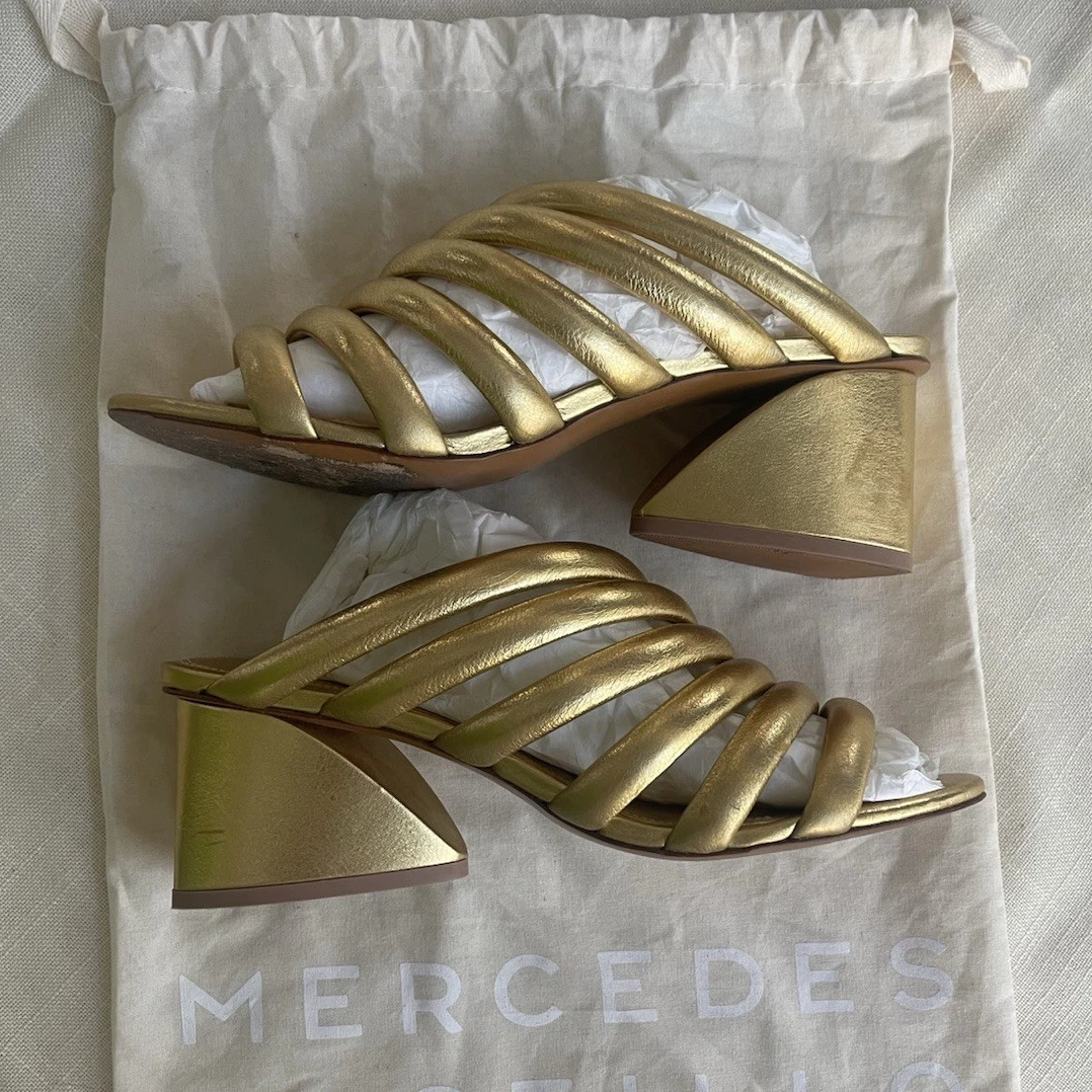 Mercedes Castillo 金色绑带皮革露趾高跟鞋女式 8.5 码-