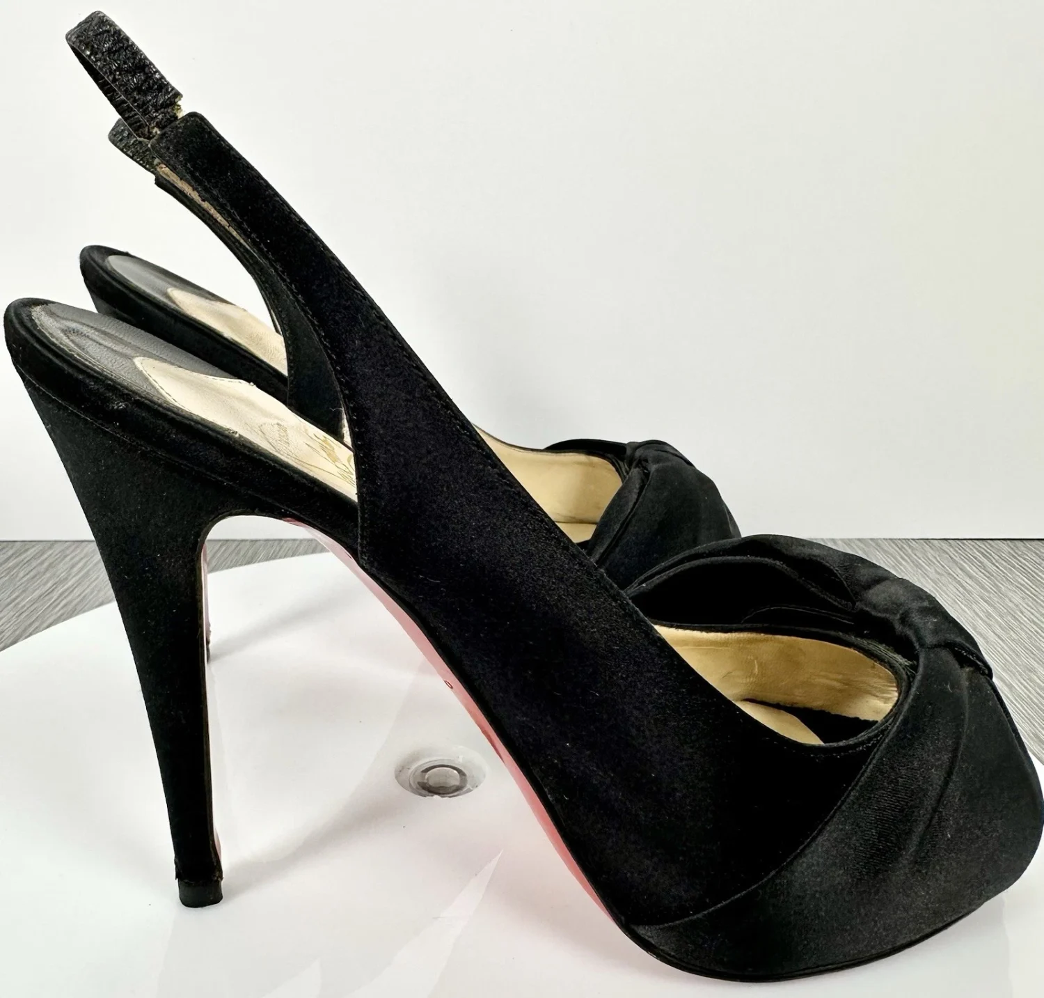 Christian Louboutin 黑色缎面蝴蝶结露趾厚底露背高跟鞋 36 码-