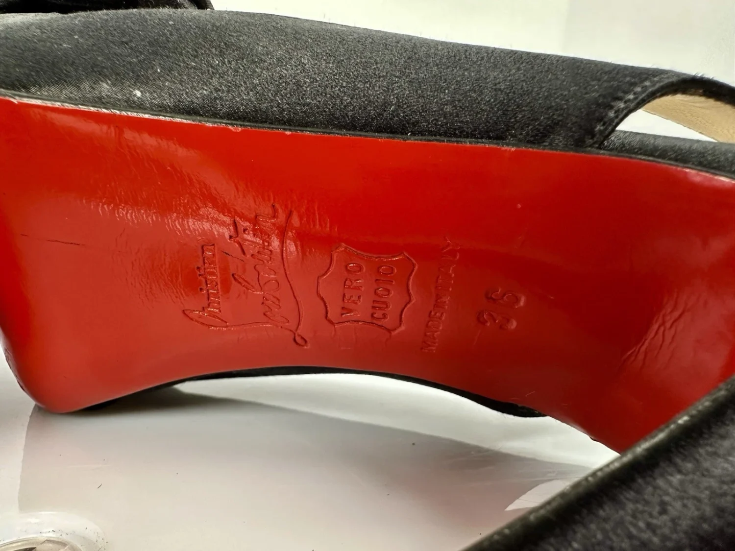 Christian Louboutin 黑色缎面蝴蝶结露趾厚底露背高跟鞋 36 码-