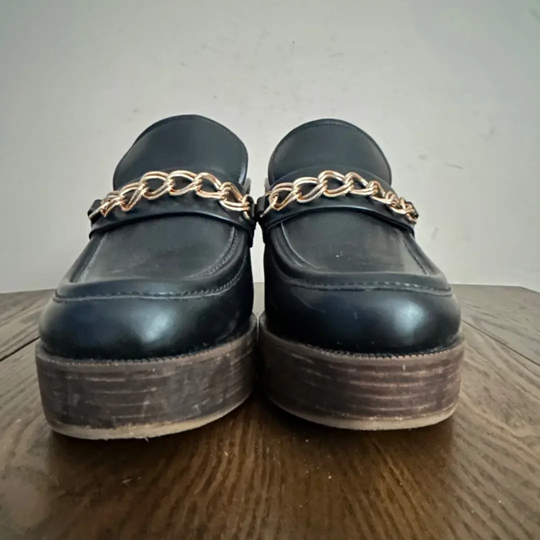 Franco Sarto 女式 9M 码 Katra 黑色厚底木屐金链-