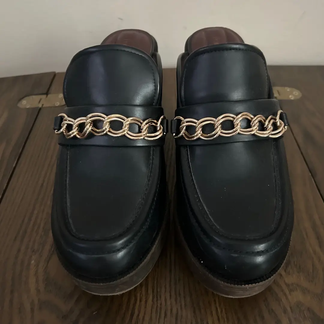 Franco Sarto 女式 9M 码 Katra 黑色厚底木屐金链-