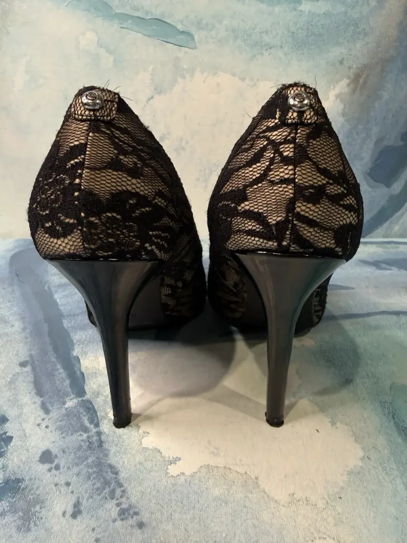 G By Guess 高跟鞋黑色米色网眼蕾丝 6M 码-