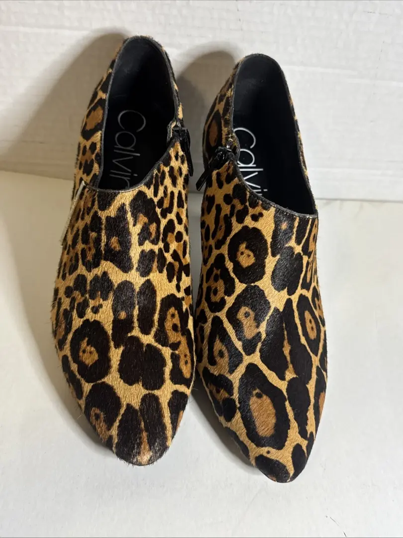 Calvin Klein Jeanna 小牛毛豹纹 Shootie 尺寸 7.5 - 穿过一次-