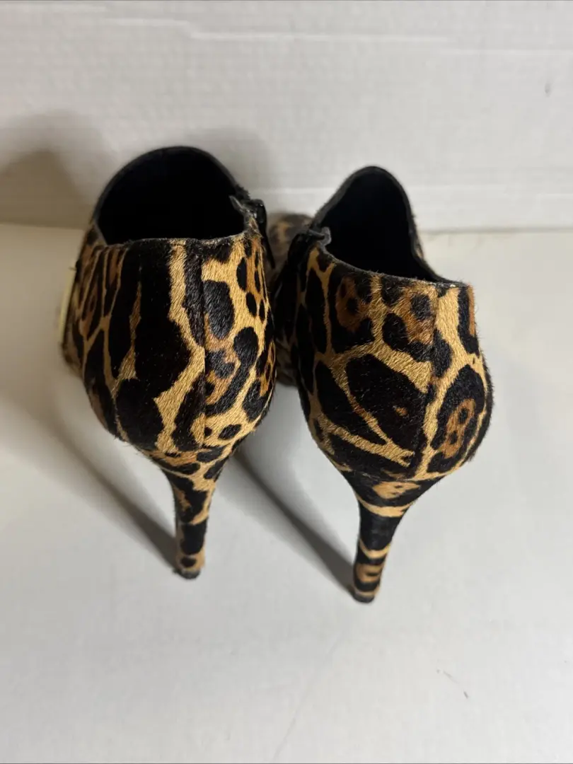 Calvin Klein Jeanna 小牛毛豹纹 Shootie 尺寸 7.5 - 穿过一次-