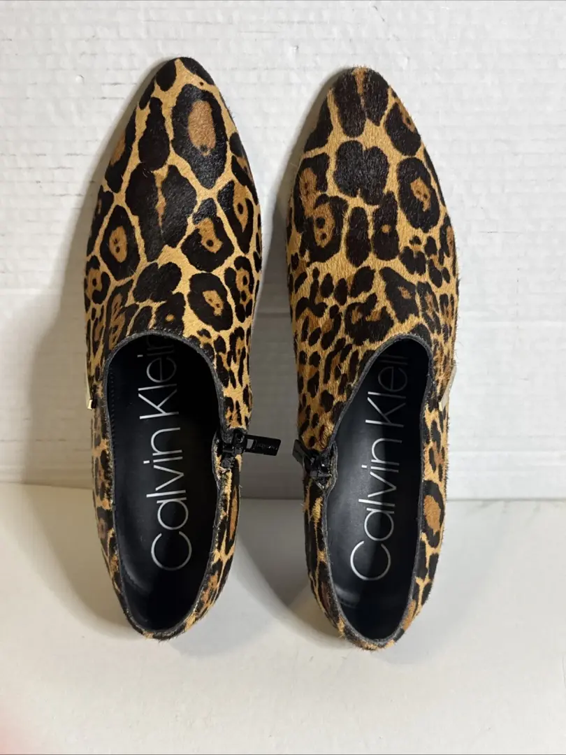 Calvin Klein Jeanna 小牛毛豹纹 Shootie 尺寸 7.5 - 穿过一次-