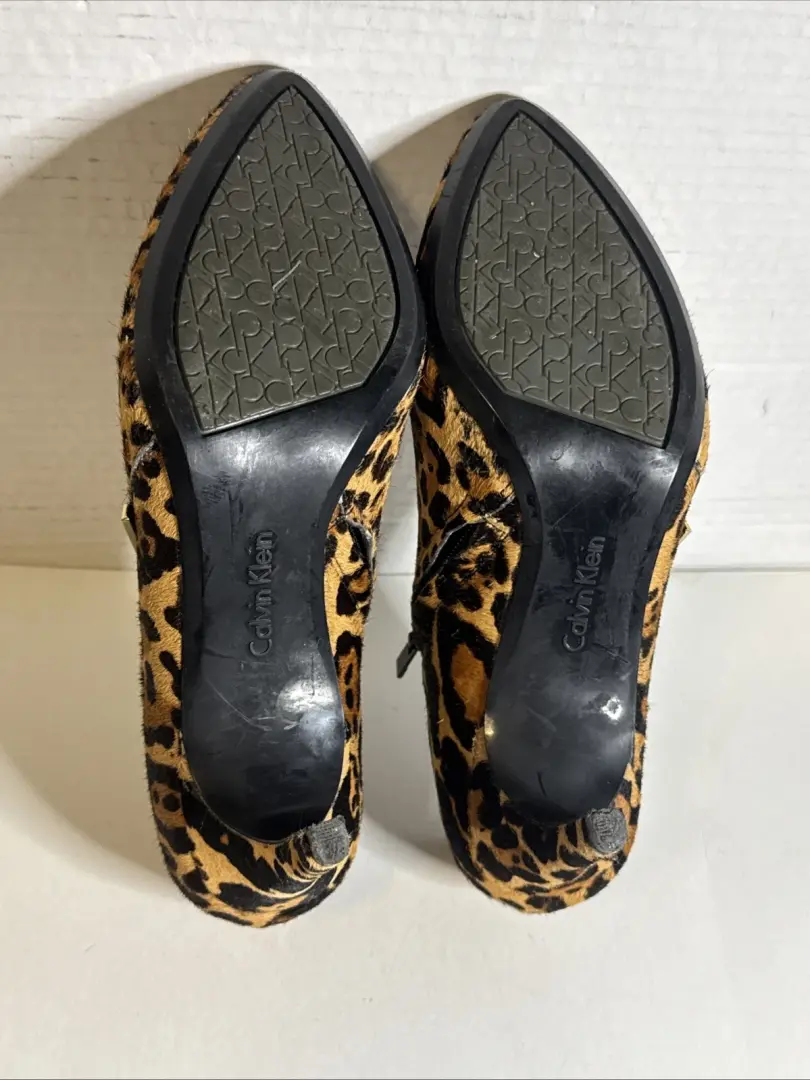 Calvin Klein Jeanna 小牛毛豹纹 Shootie 尺寸 7.5 - 穿过一次-