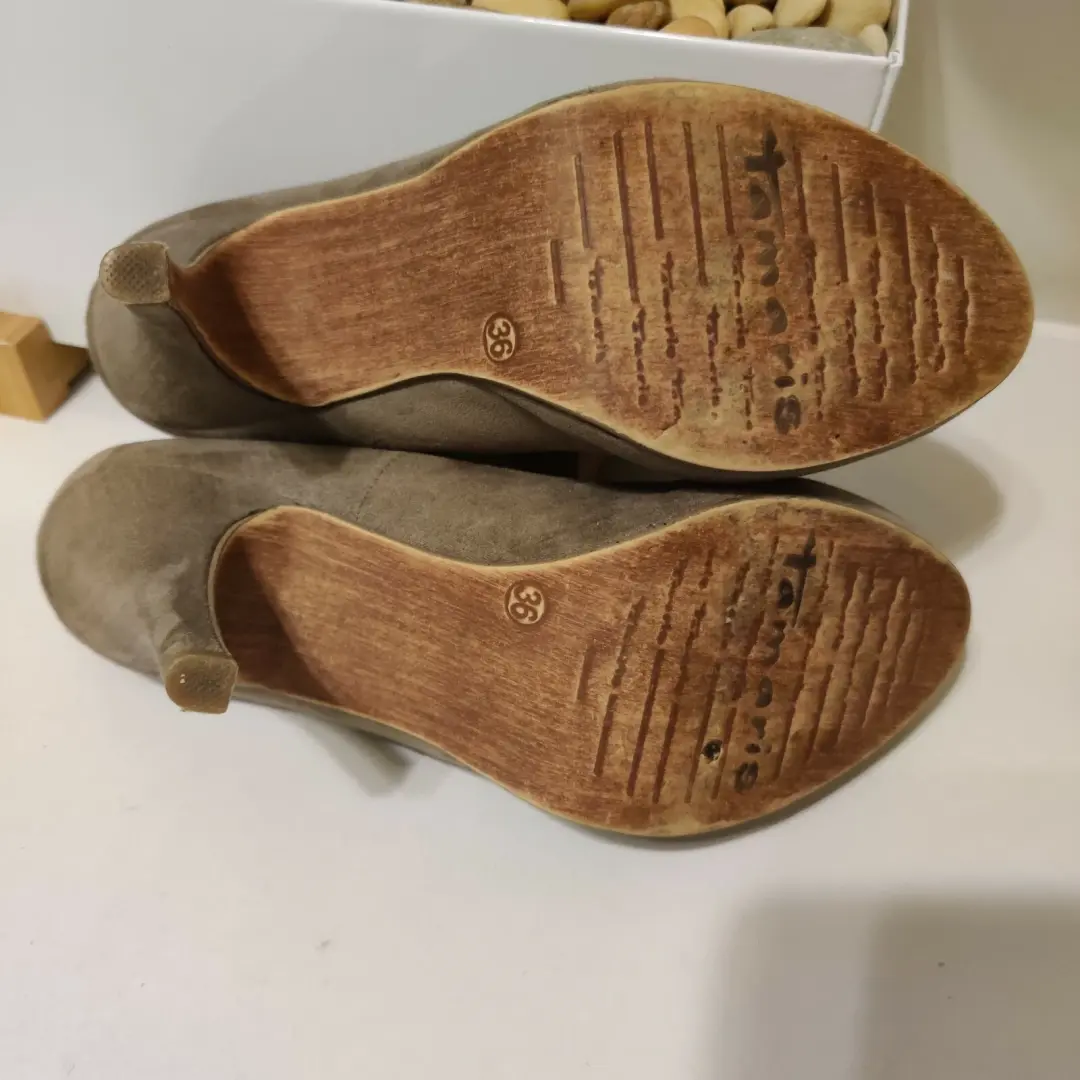TAMARIS Wortmann KG Taupe 真麂皮绒裸色平台泵 36 欧盟德国制造-