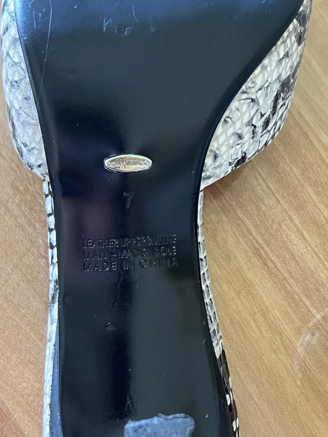 Tony Bianco Zubi Python 中跟方头骡子麂皮绒皮革 7 码-