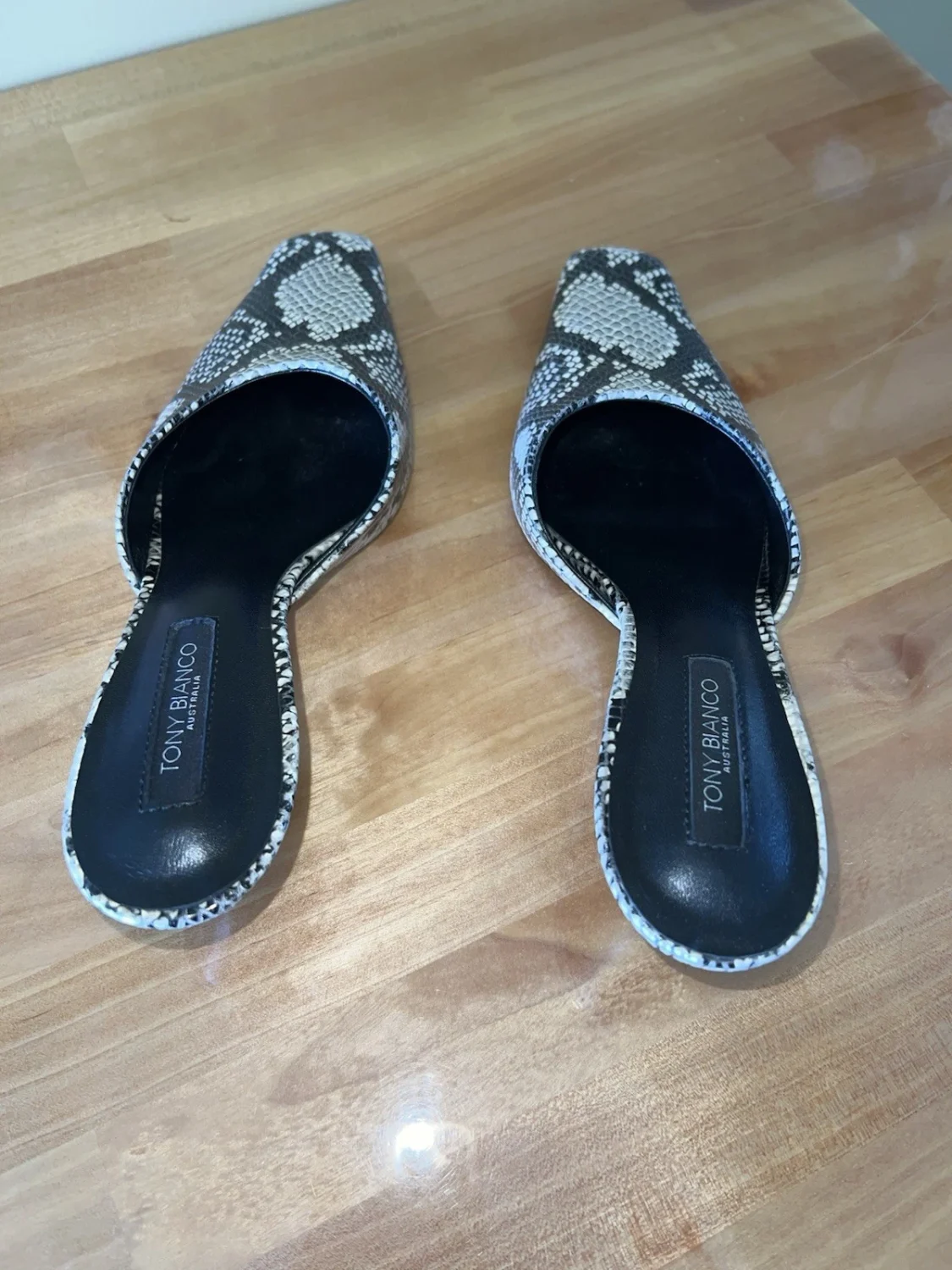 Tony Bianco Zubi Python 中跟方头骡子麂皮绒皮革 7 码-