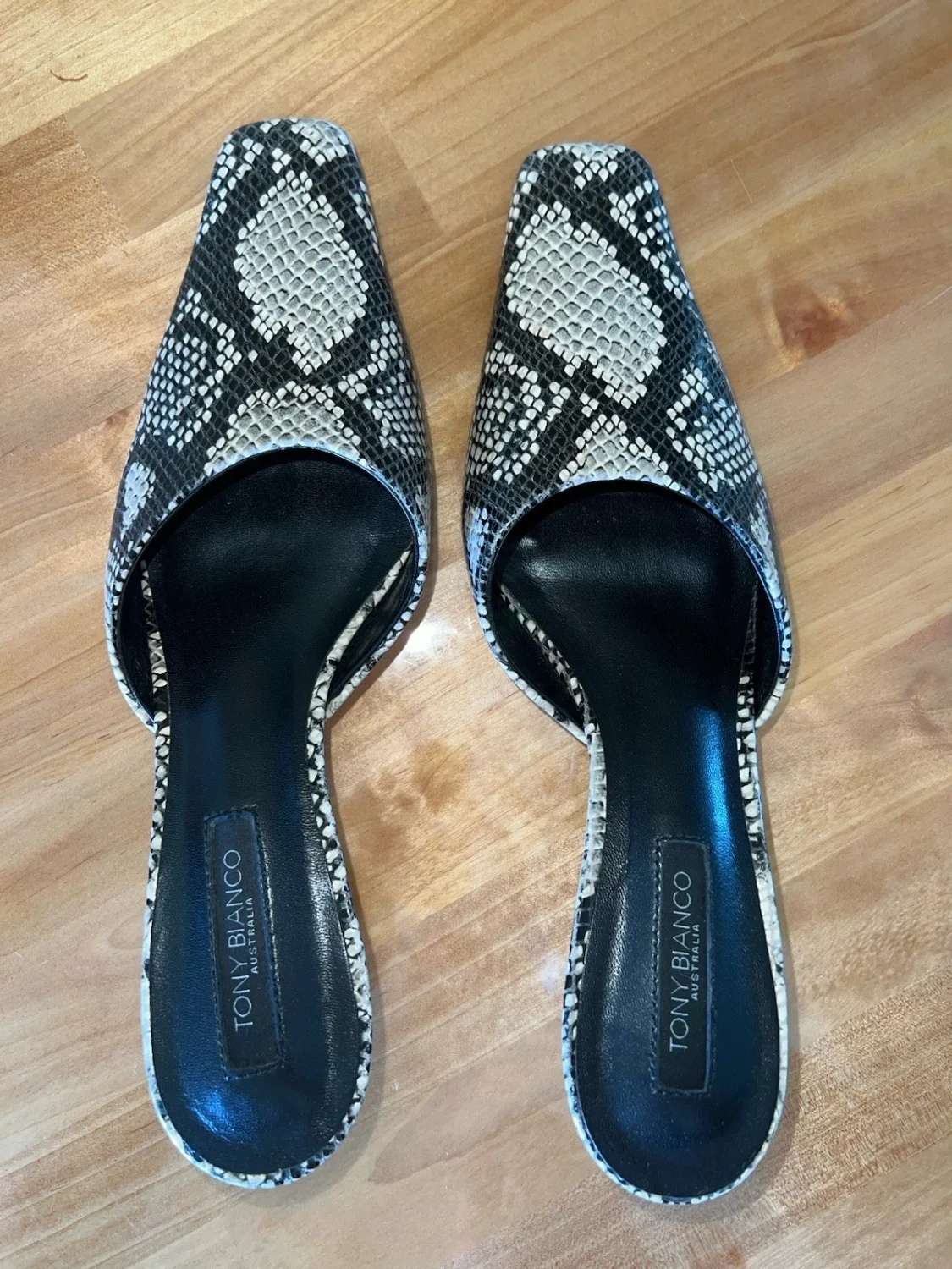 Tony Bianco Zubi Python 中跟方头骡子麂皮绒皮革 7 码-