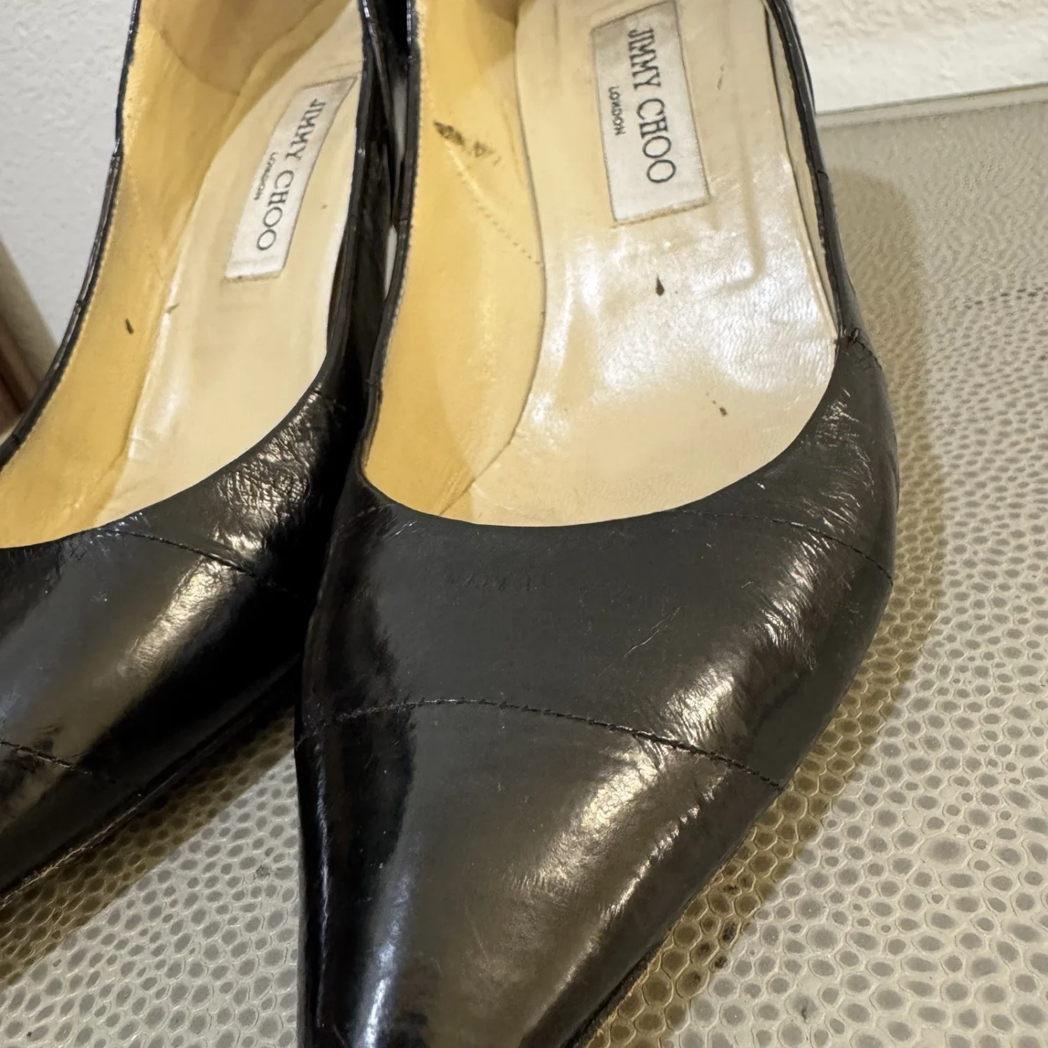正品 JIMMY CHOO 黑色鳗鱼皮浅口鞋 38.5-