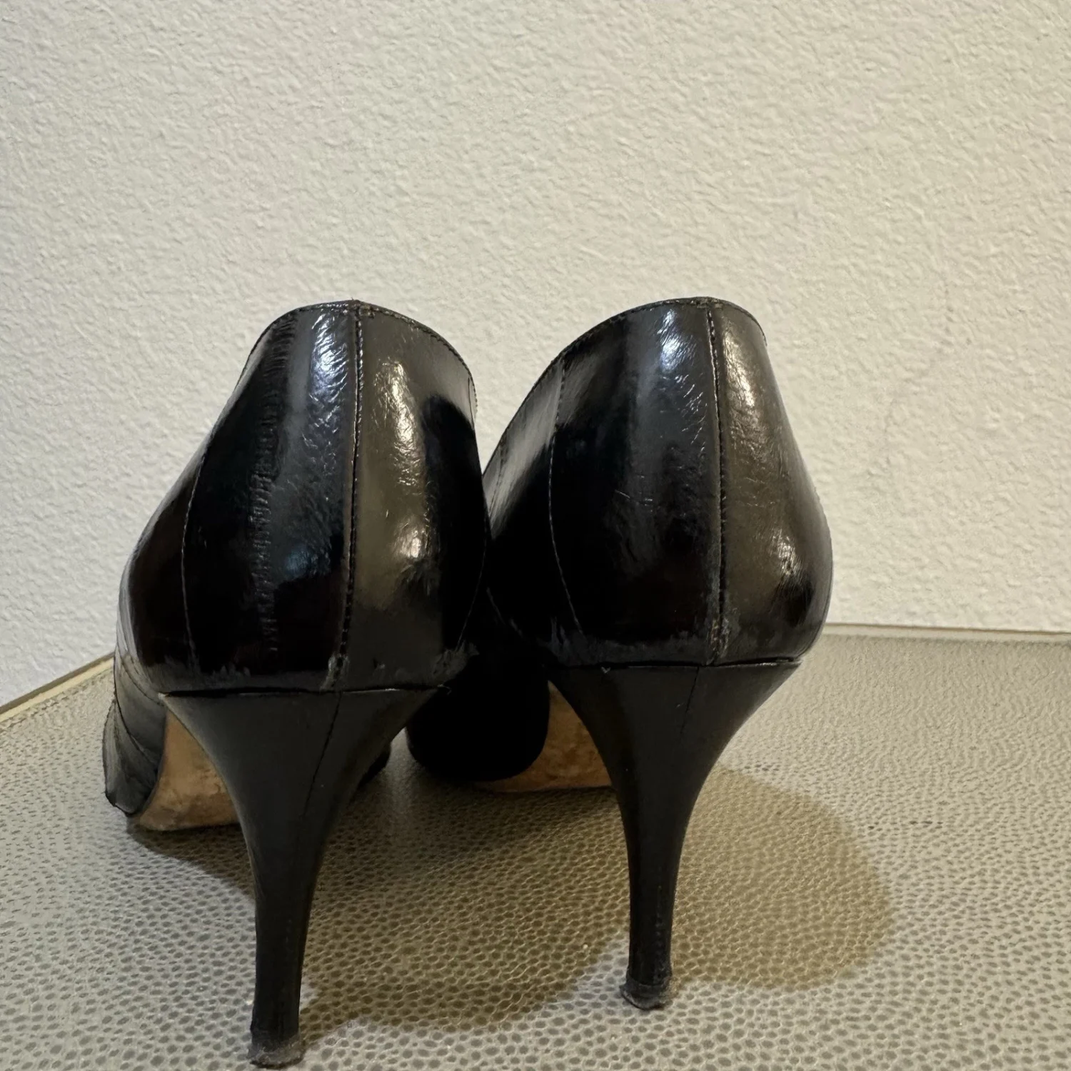 正品 JIMMY CHOO 黑色鳗鱼皮浅口鞋 38.5-