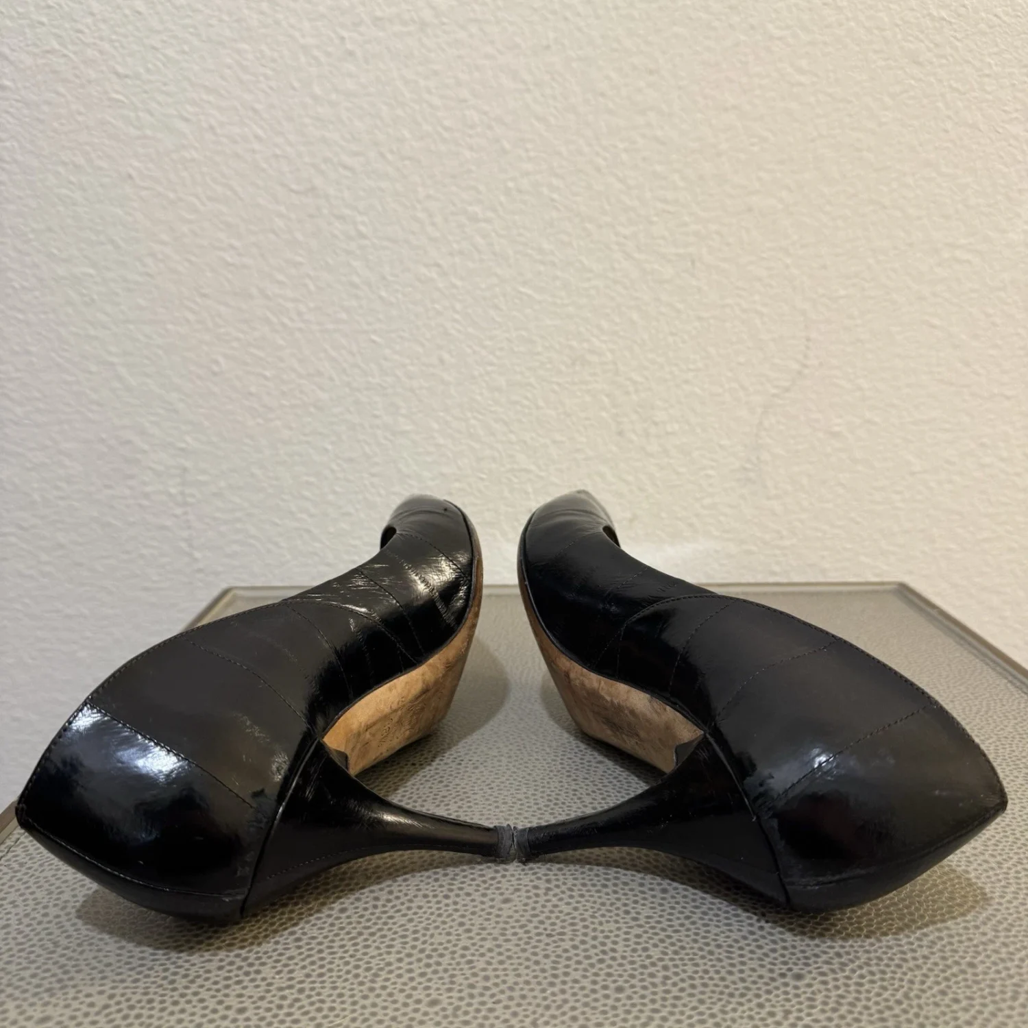 正品 JIMMY CHOO 黑色鳗鱼皮浅口鞋 38.5-