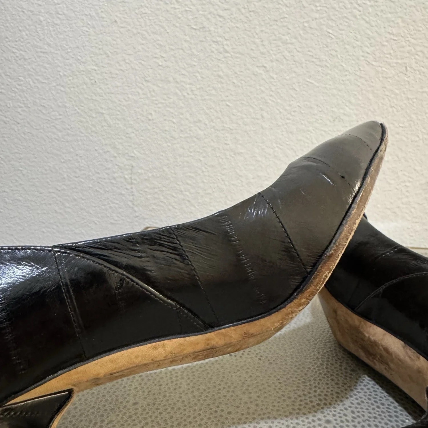 正品 JIMMY CHOO 黑色鳗鱼皮浅口鞋 38.5-