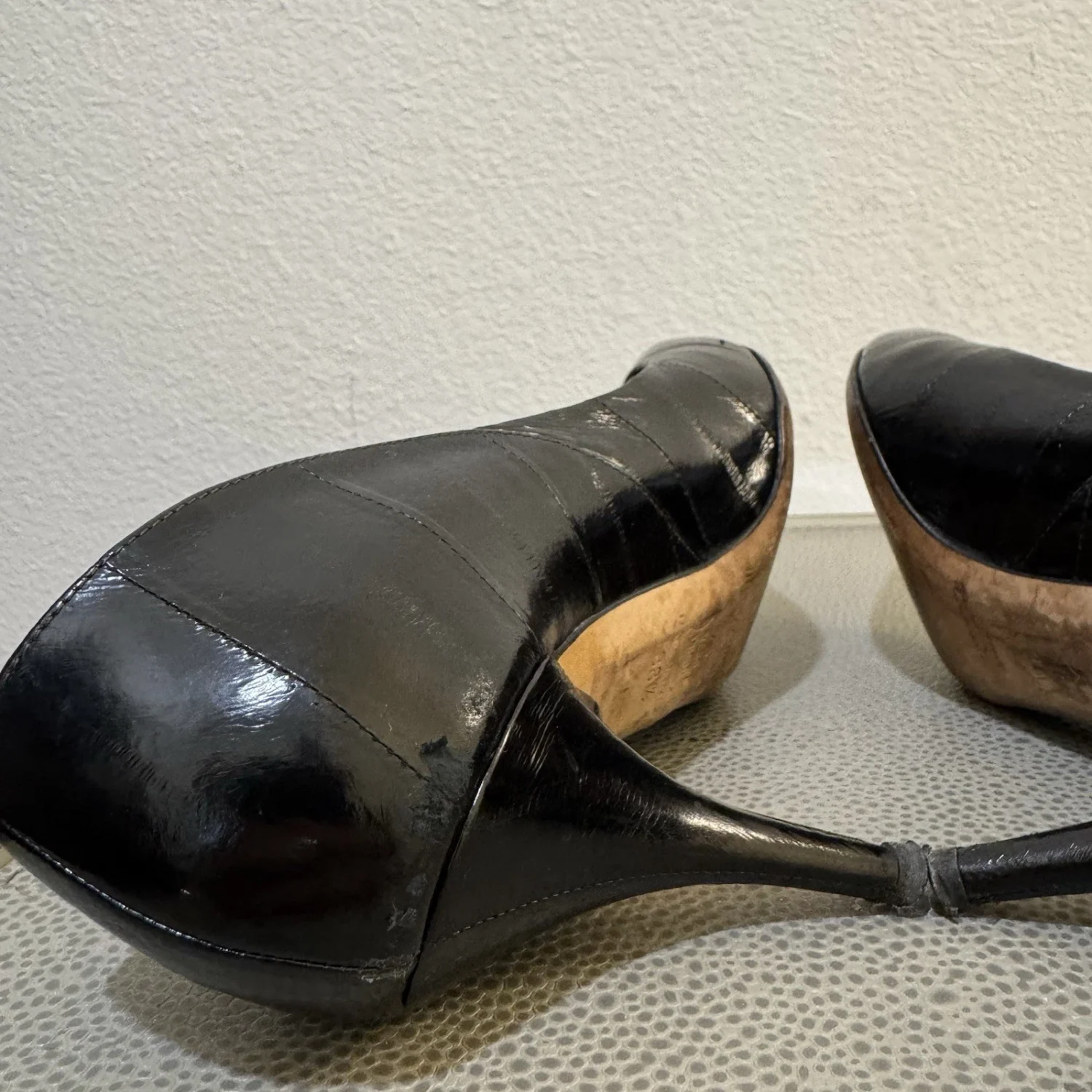 正品 JIMMY CHOO 黑色鳗鱼皮浅口鞋 38.5-