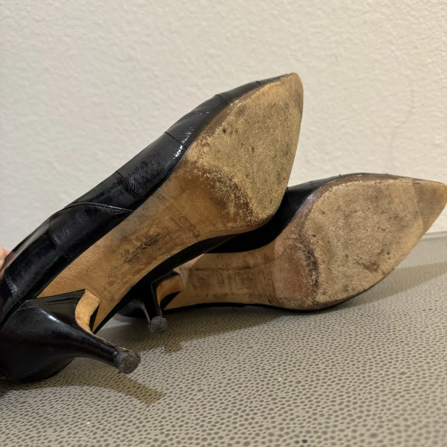 正品 JIMMY CHOO 黑色鳗鱼皮浅口鞋 38.5-