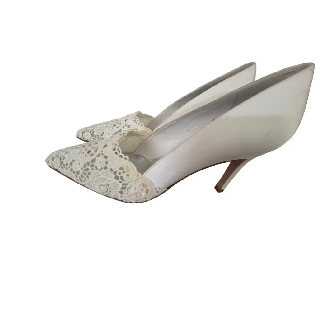 Stuart Weitzman 象牙色花边装饰尖头高跟鞋女式 8.5 码新娘-