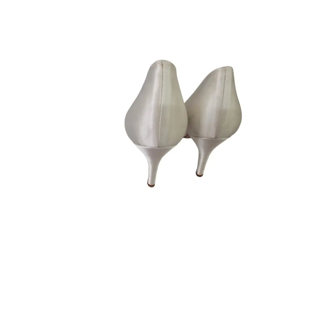 Stuart Weitzman 象牙色花边装饰尖头高跟鞋女式 8.5 码新娘-