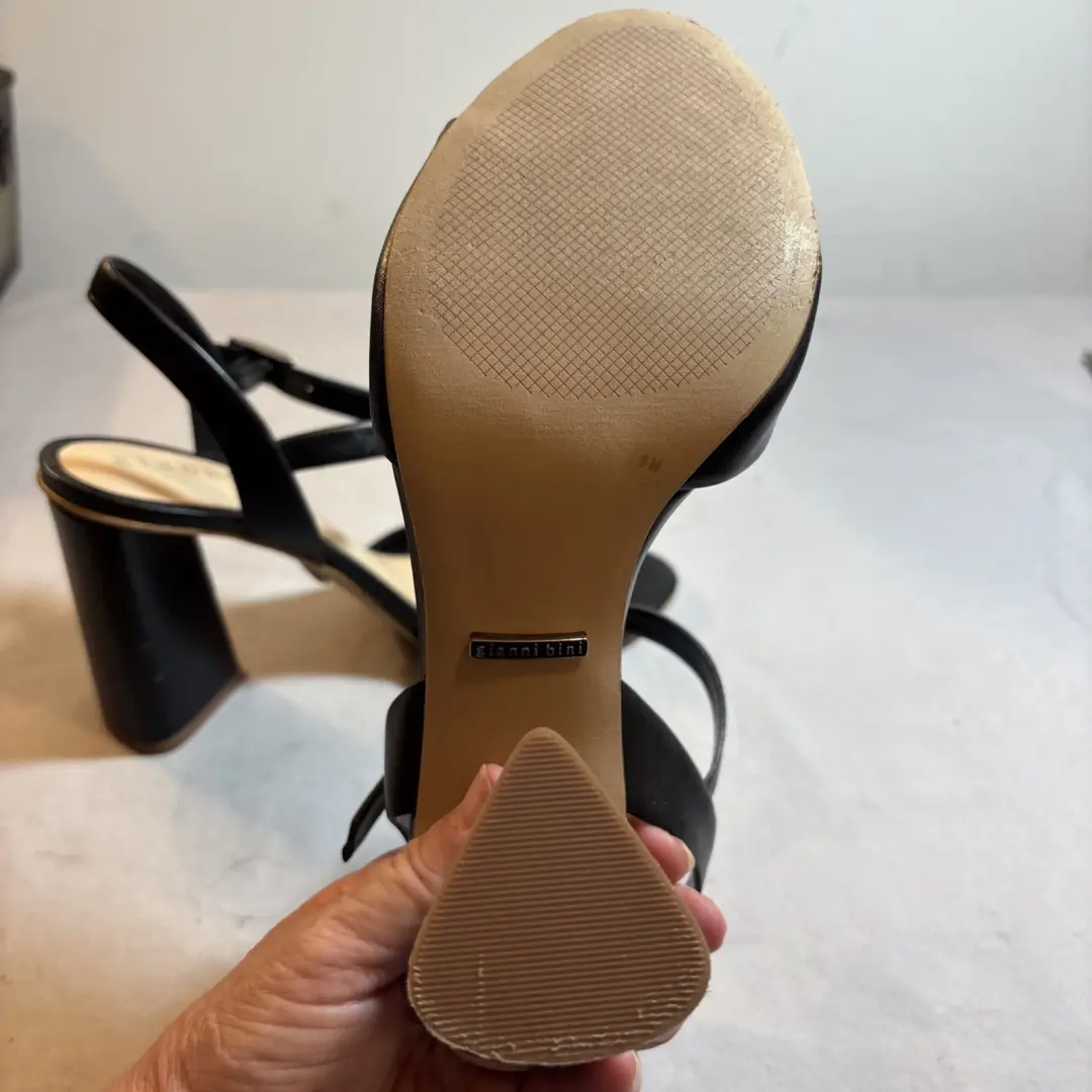 Gianni Bini 黑色三角跟踝带女式凉鞋 8M 码-