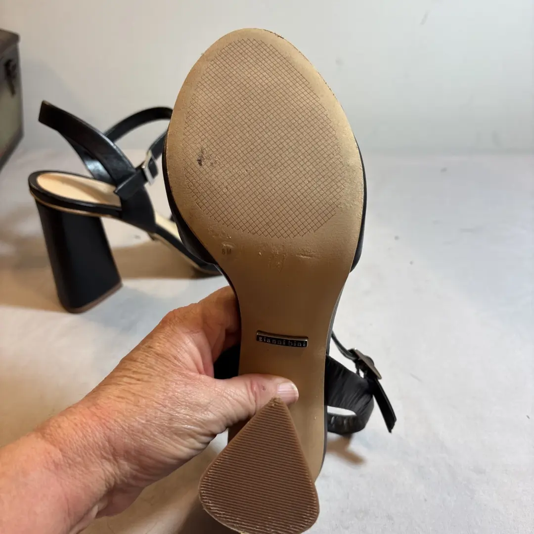 Gianni Bini 黑色三角跟踝带女式凉鞋 8M 码-
