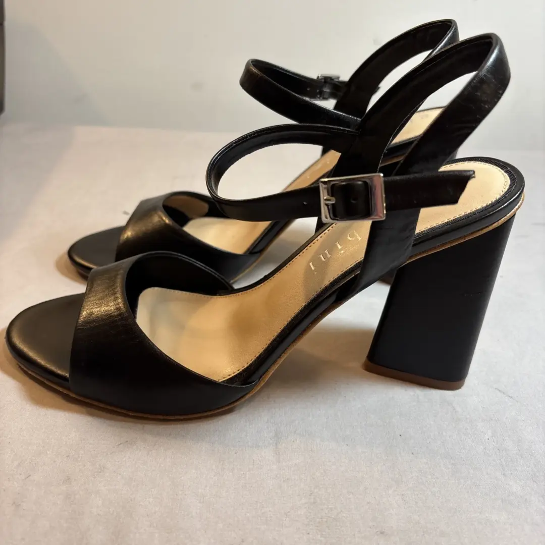 Gianni Bini 黑色三角跟踝带女式凉鞋 8M 码-