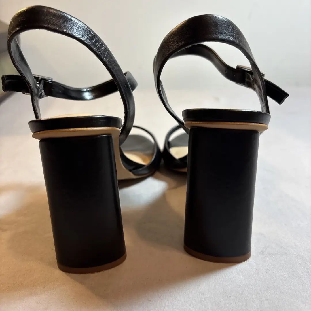 Gianni Bini 黑色三角跟踝带女式凉鞋 8M 码-