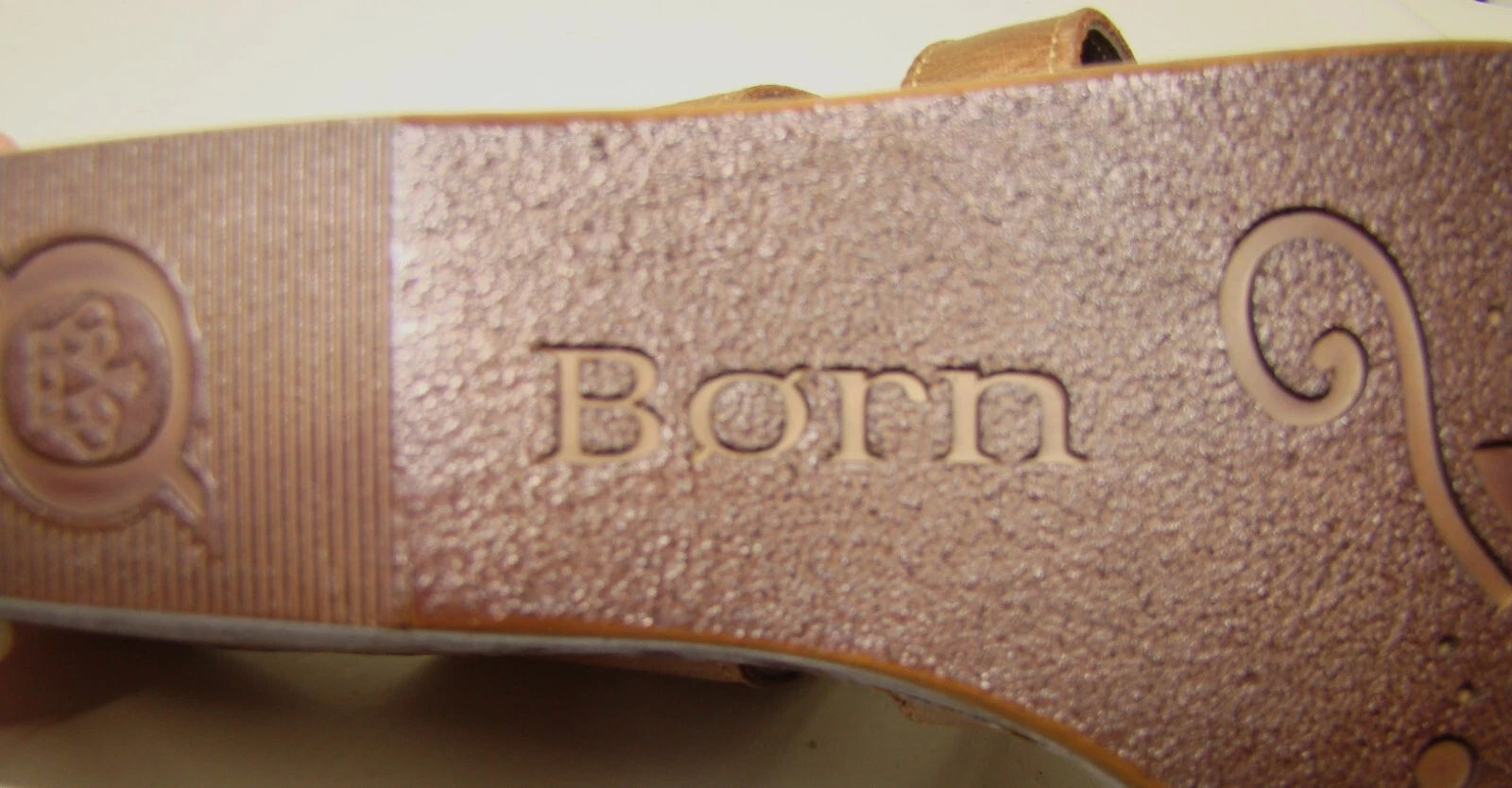 BORN 女式棕色皮革凉鞋 10/42 C132 码-
