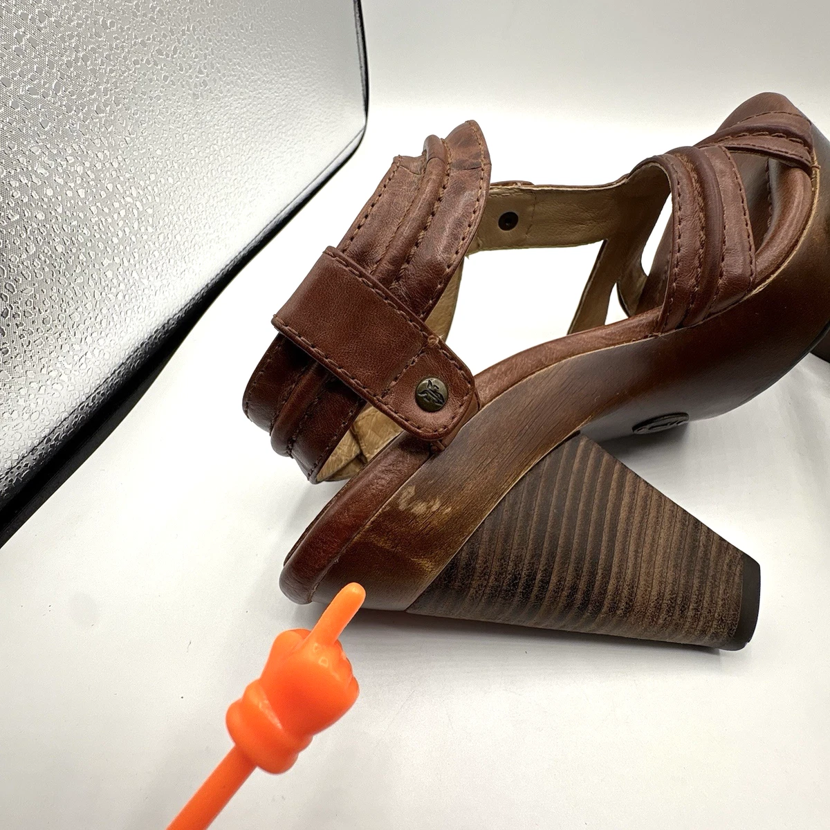 FRYE Sage Trapunto 高跟鞋女式 9 码棕色皮革厚底凉鞋-