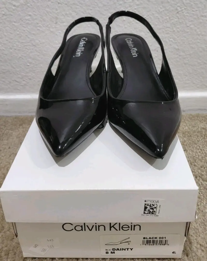 Calvin Klein Dainty 黑色专利吊带小猫高跟鞋 8 码 & 美容物品-