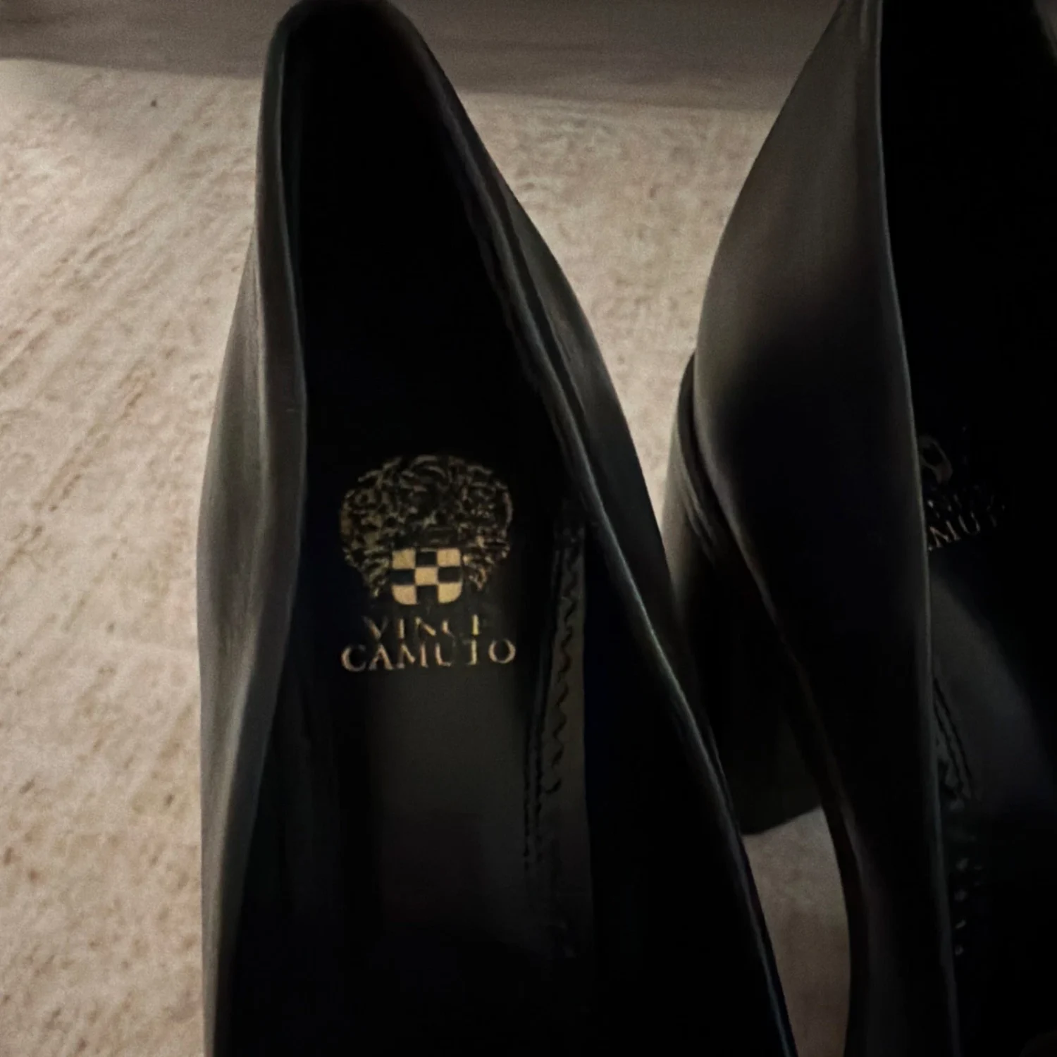 Vince Camuto 女式黑色皮革粗跟高跟鞋方头懒人鞋 8 码-