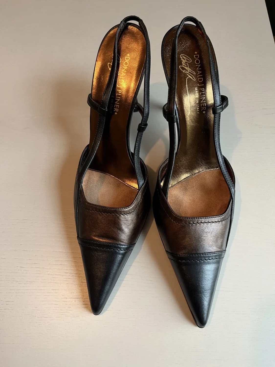 Donald Pliner Couture 凯美瑞露跟 9.5 意大利制造 - 黑色/青铜-