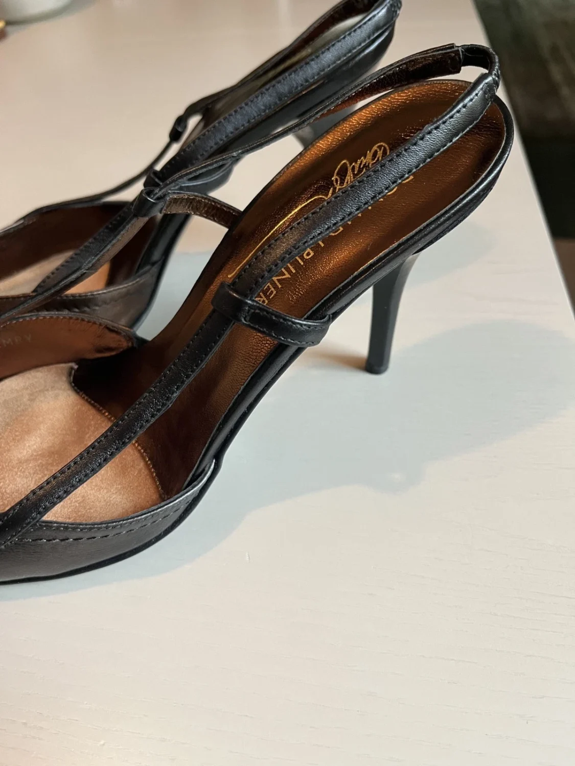 Donald Pliner Couture 凯美瑞露跟 9.5 意大利制造 - 黑色/青铜-