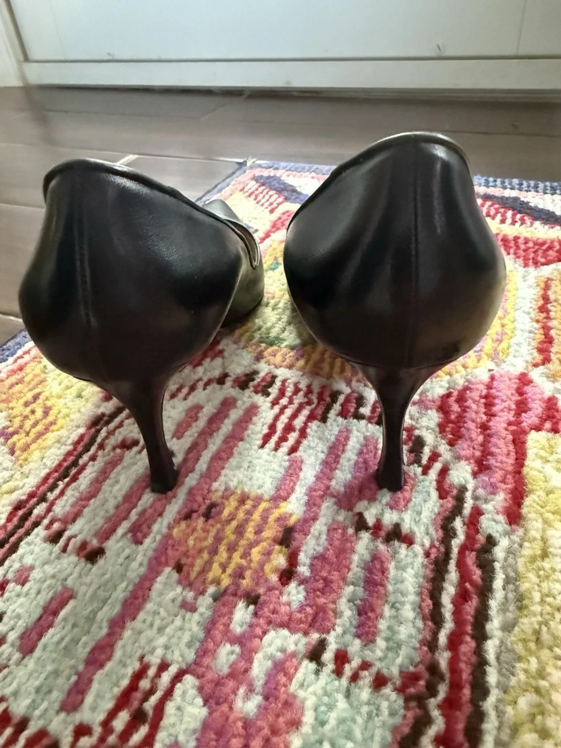 Manolo Blahnik 黑色皮革尖头细高跟鞋懒人鞋 US 7.5-