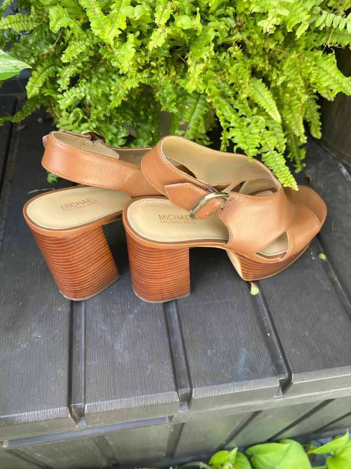 Timeless Staple Michael Kors 粗跟 7 码-