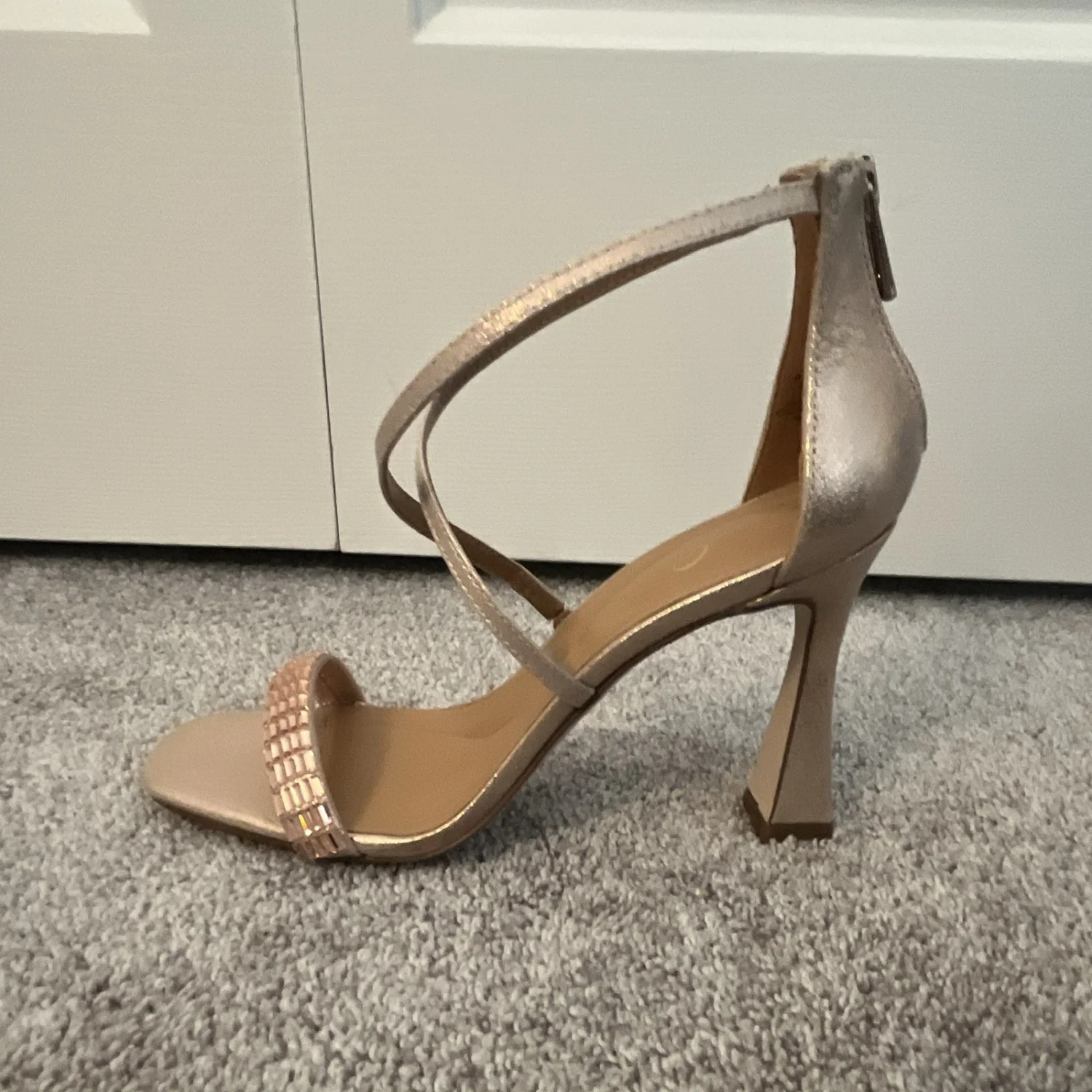 Jessica Simpson 米色绑带高跟鞋拉链露趾女式 8 码-